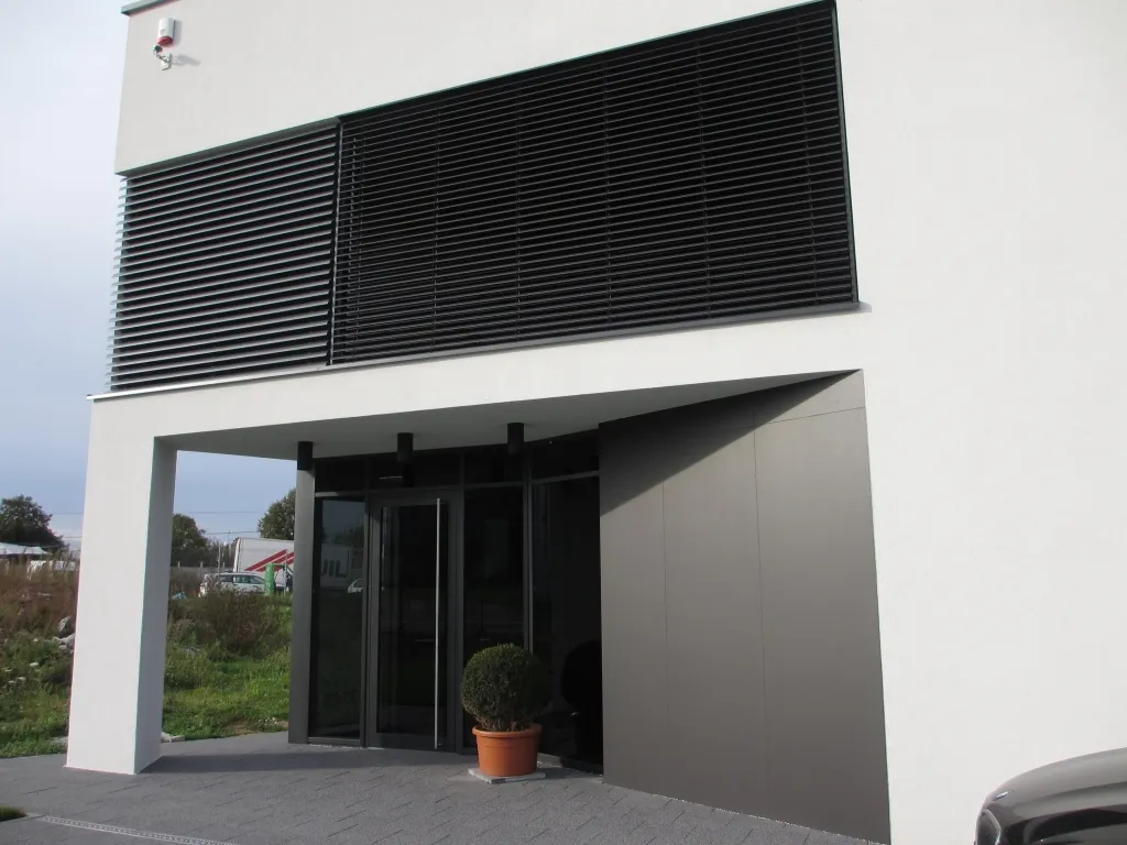 Firma w Rybniku - fasada